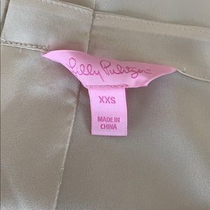 Lilly Pulitzer Tops - Lilly Pulitzer off the shoulder blouse size XXS Lilly Pulitzer Tops - Lilly Pulitzer off the shoulder blouse size XXS
